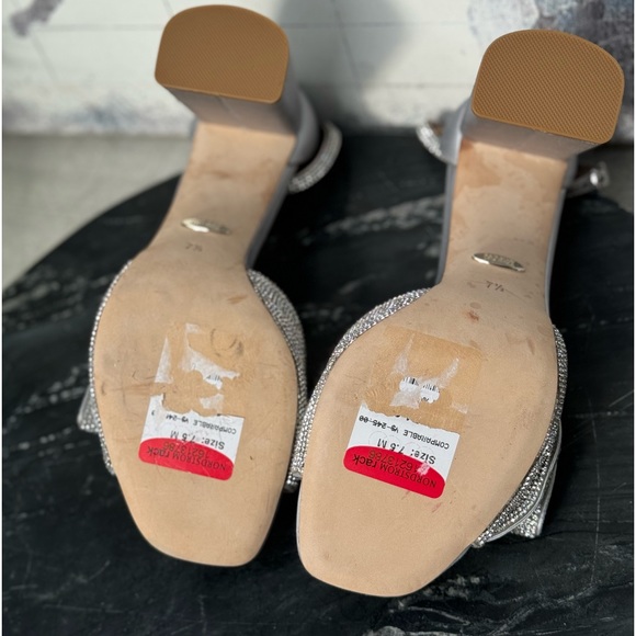 BADGLEY MISCHKA Poppy Rhinestone Bejeweled Block Heel Silver 7.5 - Picture 8 of 13